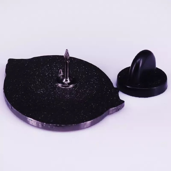 Howl’s Moving Castle Studio Ghibli Enamel Pin - Picture 2 of 3